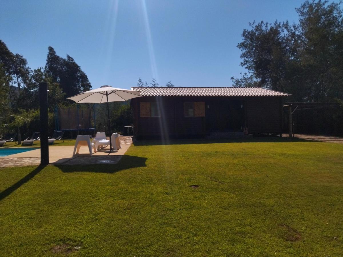 カステロ・デ・パイヴァ Casa Do Vale De Gondraヴィラ エクステリア 写真