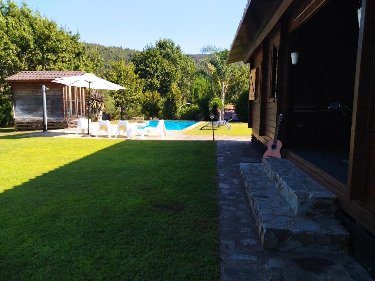 カステロ・デ・パイヴァ Casa Do Vale De Gondraヴィラ エクステリア 写真